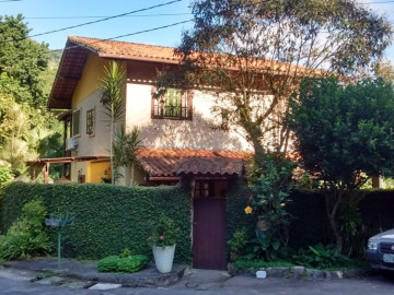 Rua Costa Verde do Calharis